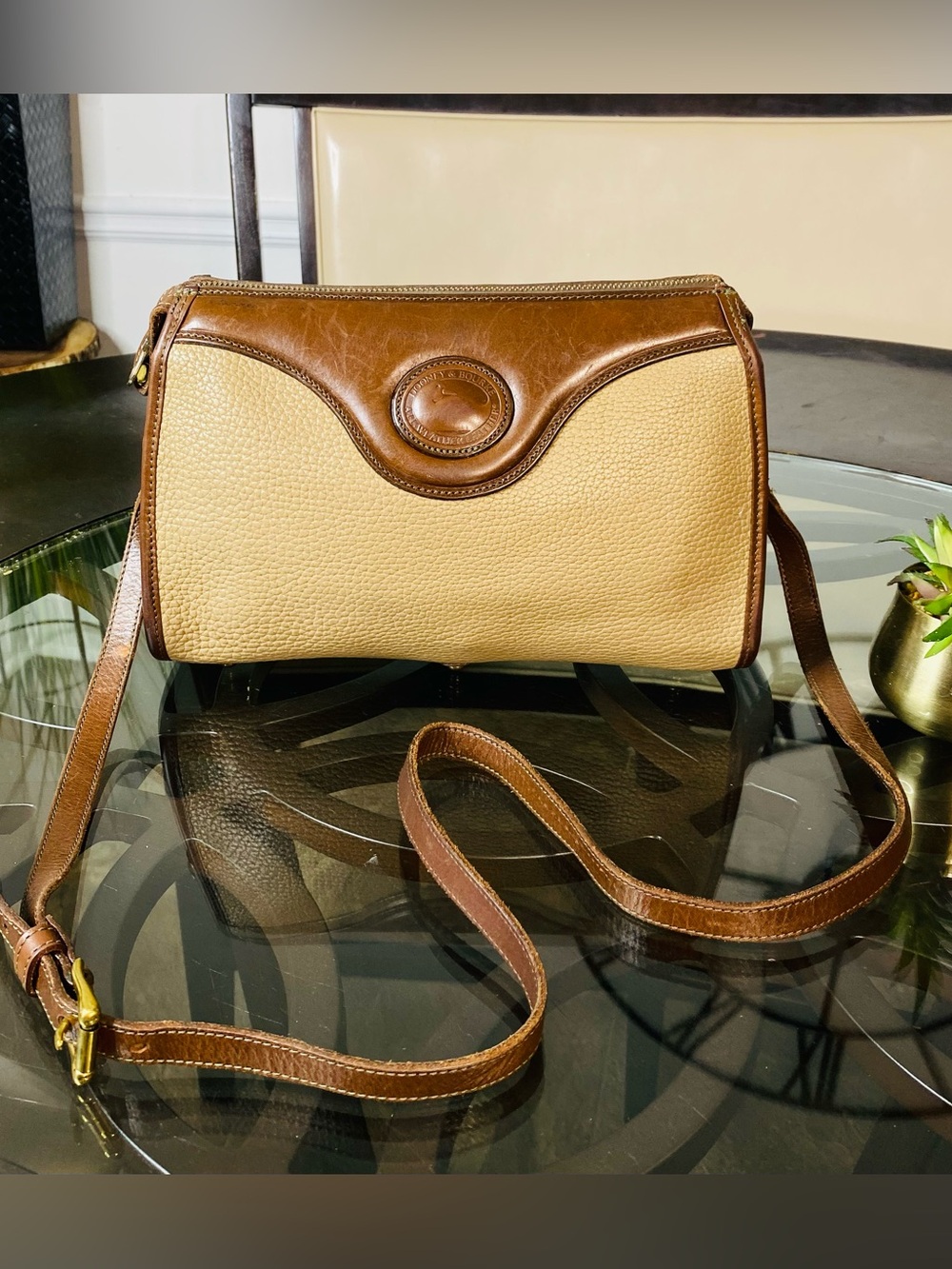 Vintage Dooney & Bourke All Weather Leather Crossbody Bag Tan Brown Pebbled